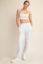 Load image into Gallery viewer, Rae Mode Scuba Pintuck Pant / Light Heather Grey

