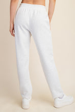 Load image into Gallery viewer, Rae Mode Scuba Pintuck Pant / Light Heather Grey
