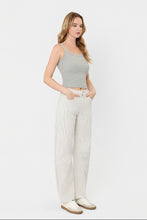 Load image into Gallery viewer, Vervet High Barrel with Darts / Stripe
