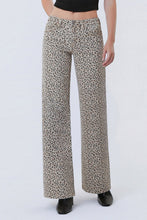 Load image into Gallery viewer, Vervet Mid Rise Wide Leg Full Length Leopard Print
