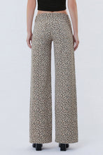Load image into Gallery viewer, Vervet Mid Rise Wide Leg Full Length Leopard Print
